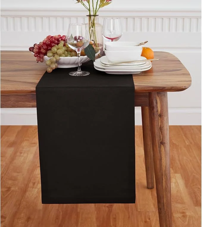 Solino Home Dru black table runner